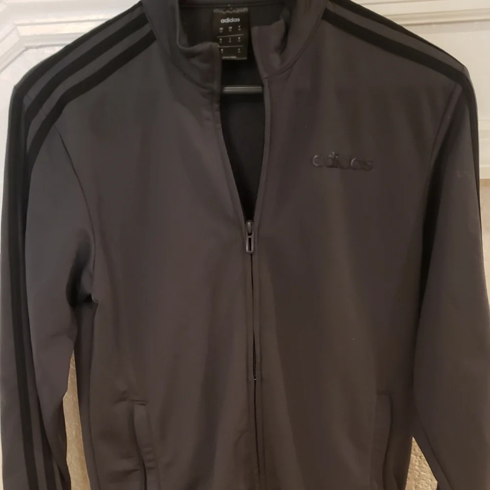 Adidas jacket - Picture 3 of 6